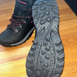 Columbia womens hiking boots